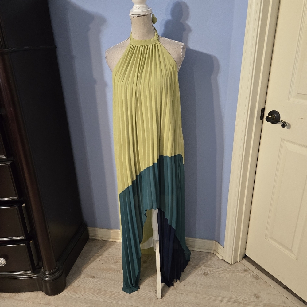 One One Six Medium Womens Dress